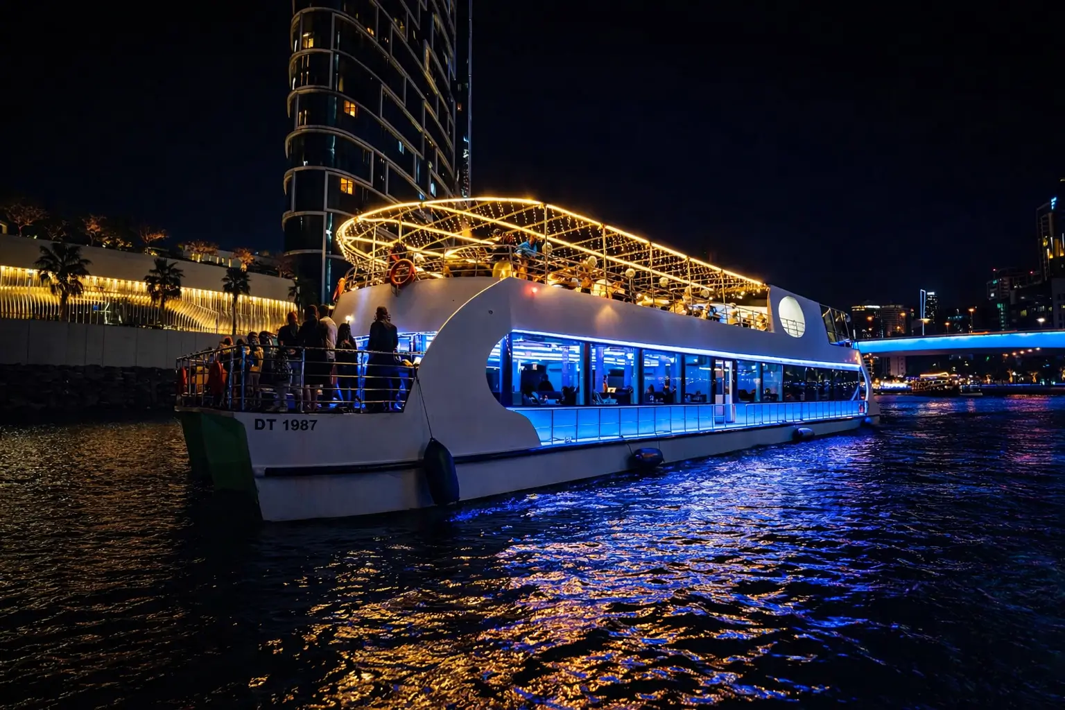 Glass Cruise Dubai modern luxury yacht with panoramic glass views